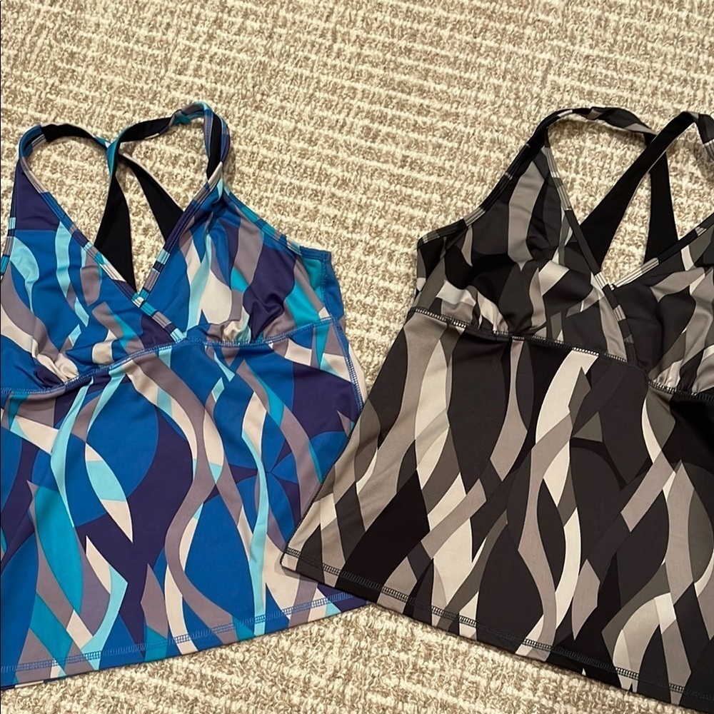 IN MOTION Blue and Black Patterned Women's Athletic tops Sz M